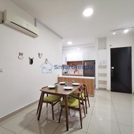 Twin Galaxy Suites By Sr Home Johor Bahru Esterno foto